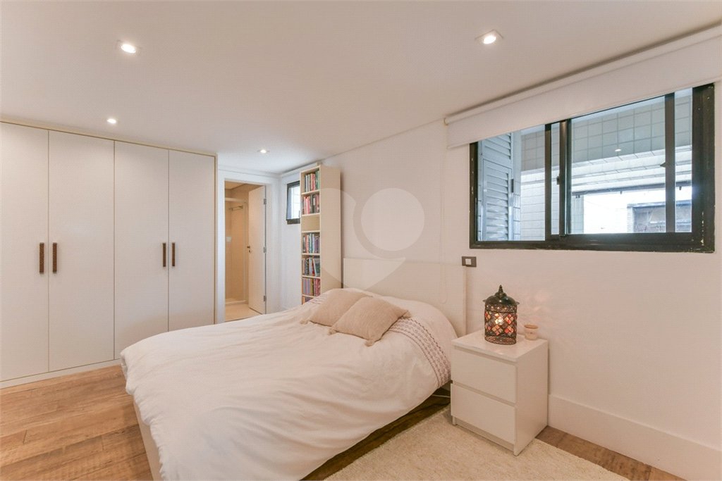 Apartamento à venda com 4 quartos, sendo 2 suítes, em Panamby, São Paulo, SP