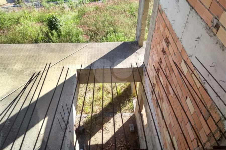 Sobrado à venda com 4 suítes em Roseira, Mairiporã, SP