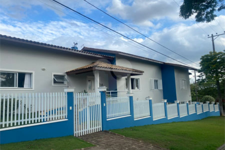 Casa à venda com 5 quartos, sendo 3 suítes, no condomínio Zuleika Jabour, Salto - SP