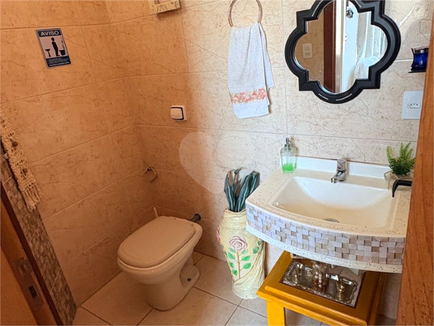 Casa à venda com 3 quartos, sendo 1 suíte,  no condomínio Jd Portugal, Sorocaba - SP
