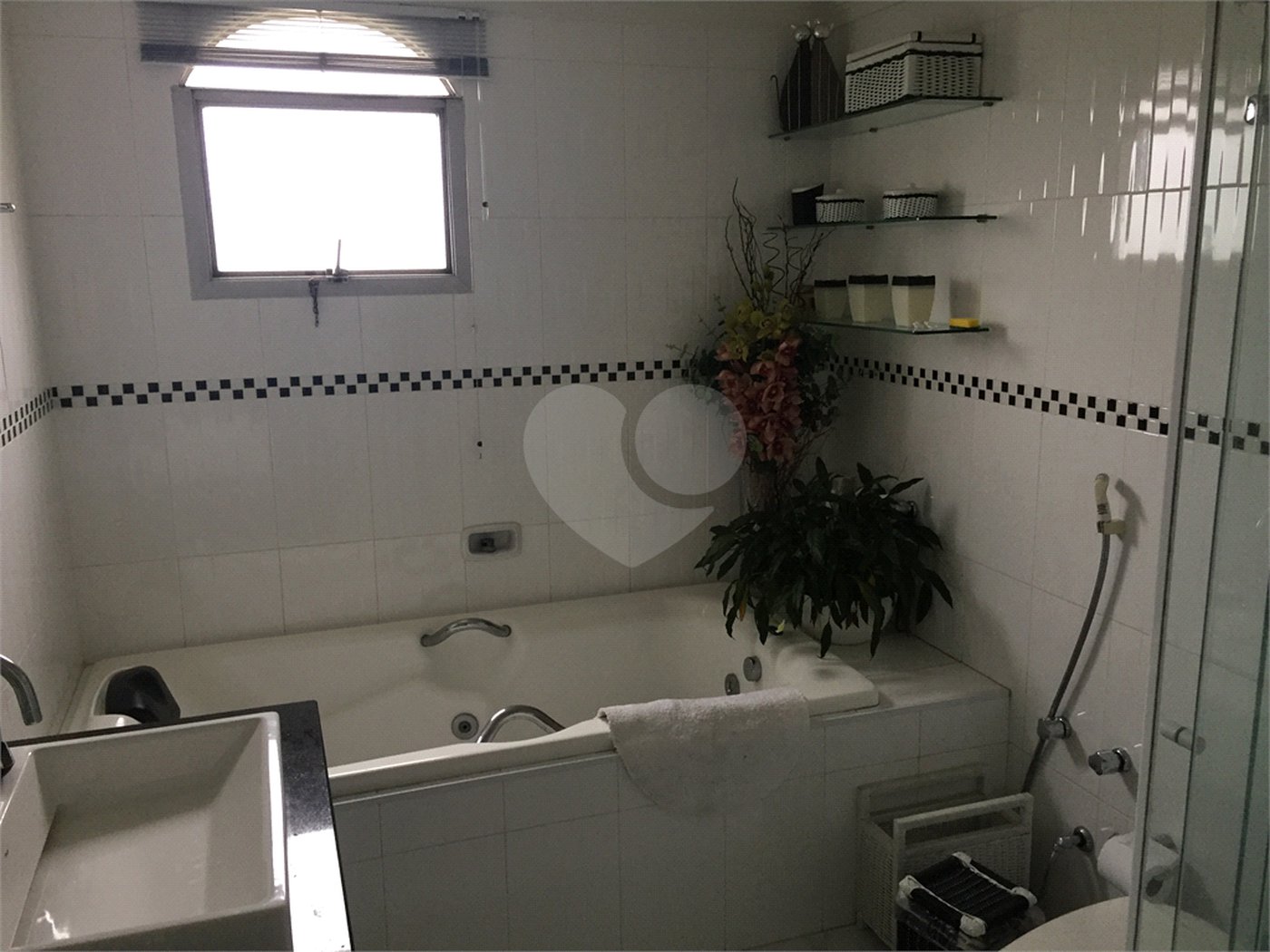 Apartamento à venda com 3 quartos, sendo 1 suíte, em Bela Vista, São Paulo, SP