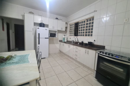 Sala à venda com 2 quartos, sendo 1 suíte,  no Centro, Itapetininga, SP