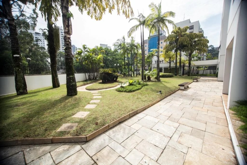 Apartamento à venda com 4 quartos, sendo 3 suítes, em Vila Andrade, São Paulo, SP