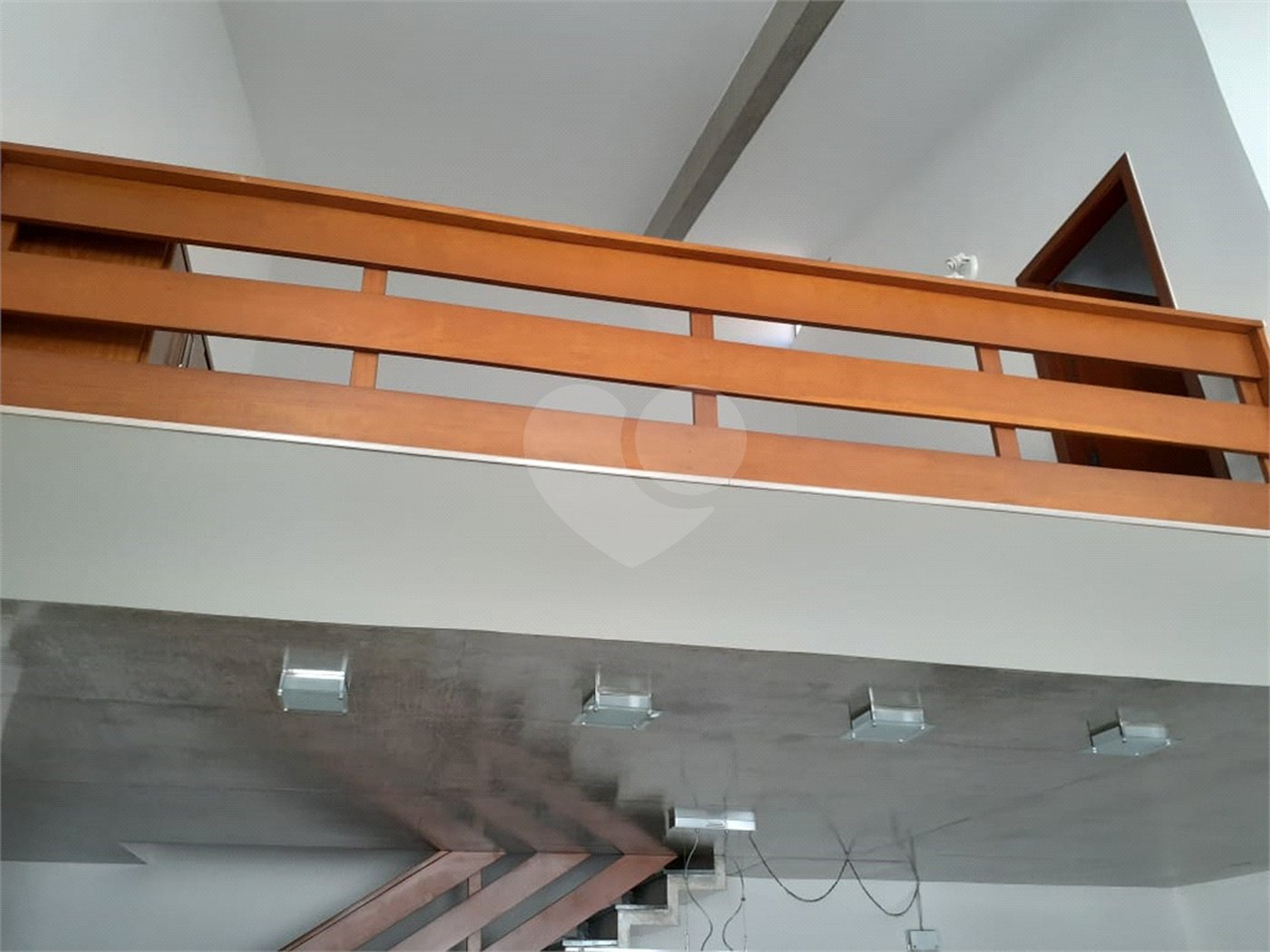 Sobrado à venda com 4 quartos, sendo 2 suítes,  em Tremembé, São Paulo, SP