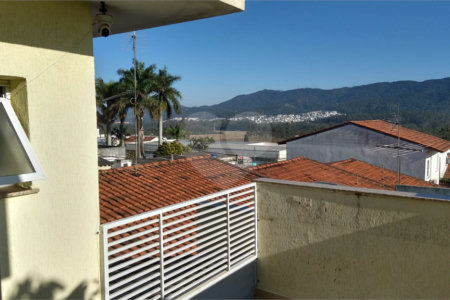 Sobrado à venda com 3 quartos, sendo 1 suíte, em Vila Suissa, Mogi das Cruzes, SP