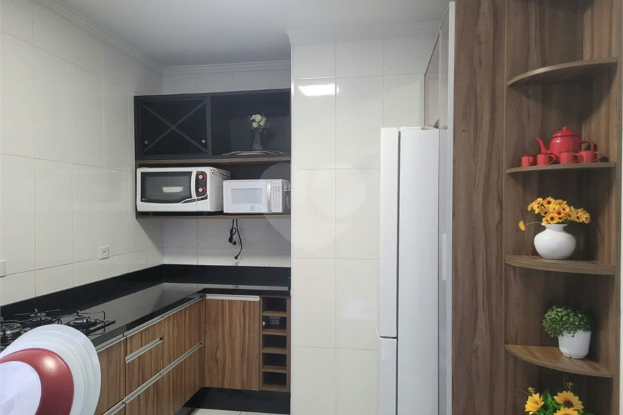 Casa à venda com 3 quartos, sendo 1 suíte, no condomínio Residencial Isabel, São Paulo - SP