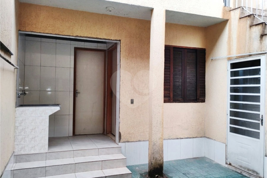 Sobrado à venda com 2 quartos em Vila Nivi, São Paulo, SP