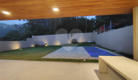Casa à venda ou para alugar com 4 suítes no condomínio Panorama, Atibaia - SP