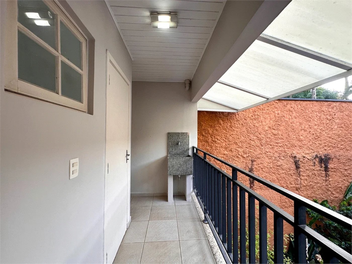 Casa à venda com 3 quartos, sendo 1 suíte, no condomínio Barão do Triunfo, São Paulo - SP