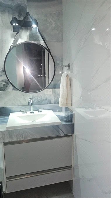 Indaiatuba- condominio Vale das Laranjeiras - Itaici - Terreno 3040,00 ms- construida 220ms - 3 dormitórios, sendo 2 suítes e uma suíte master com closet, além de uma sala ampla com 3 ambientes, Cozinha planejada,, campo de futebol/vôlei, Area de lazer com piscina, espaço gourmet com churrasque