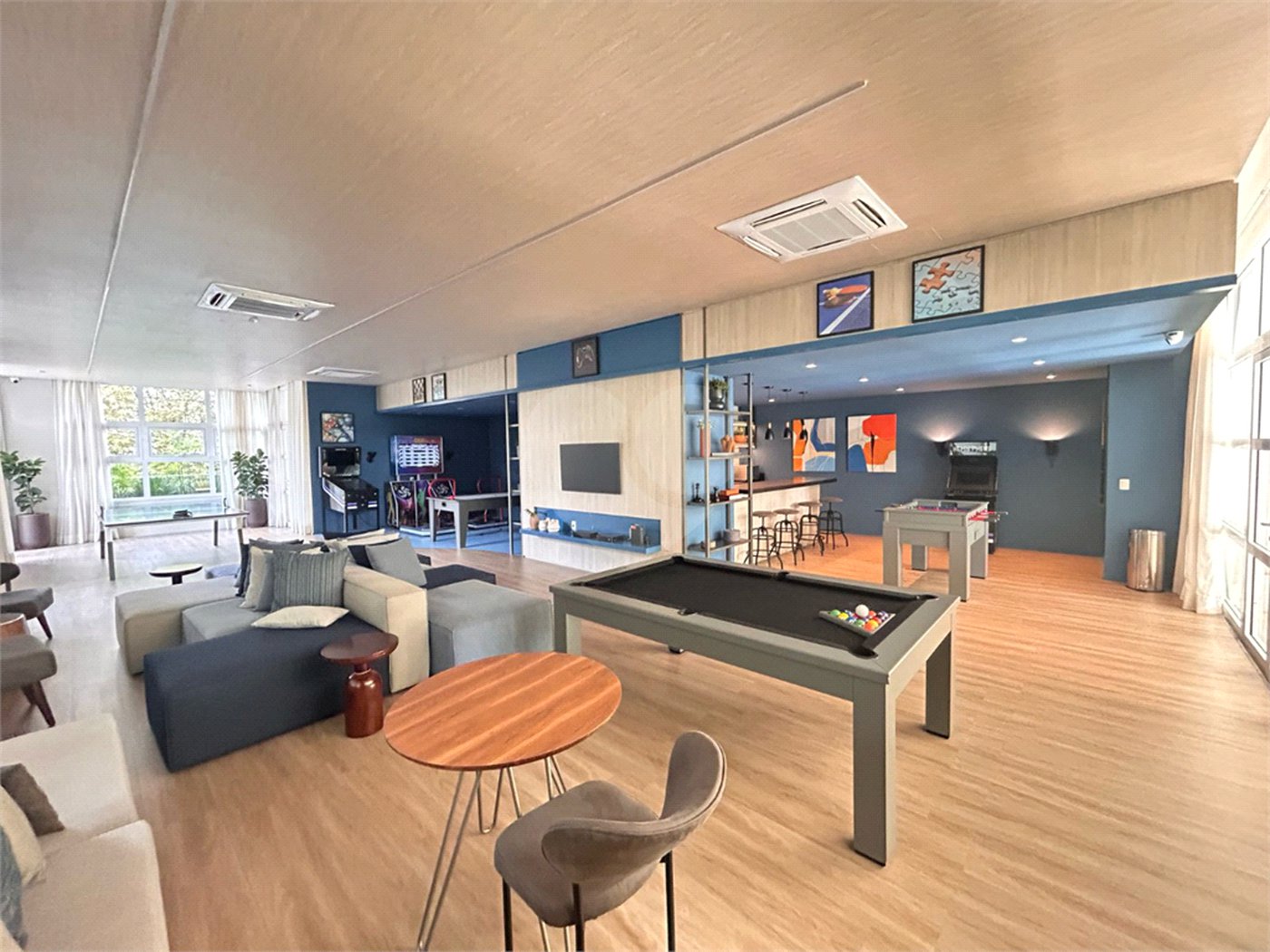 Apartamento à venda com 3 suítes em Moema, São Paulo, SP