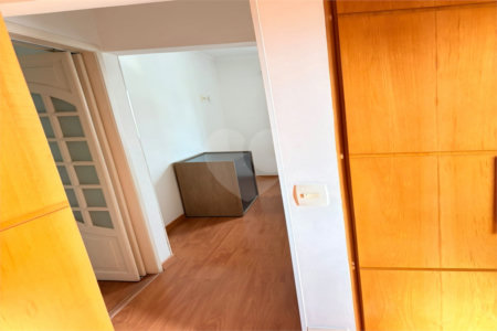 Apartamento à venda com 3 quartos, sendo 1 suíte, em Vila Paulista, São Paulo, SP