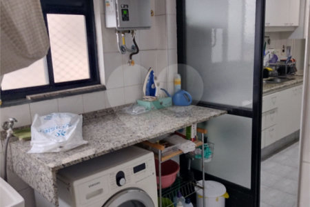 Apartamento à venda com 3 suítes em Vila Suzana, São Paulo, SP