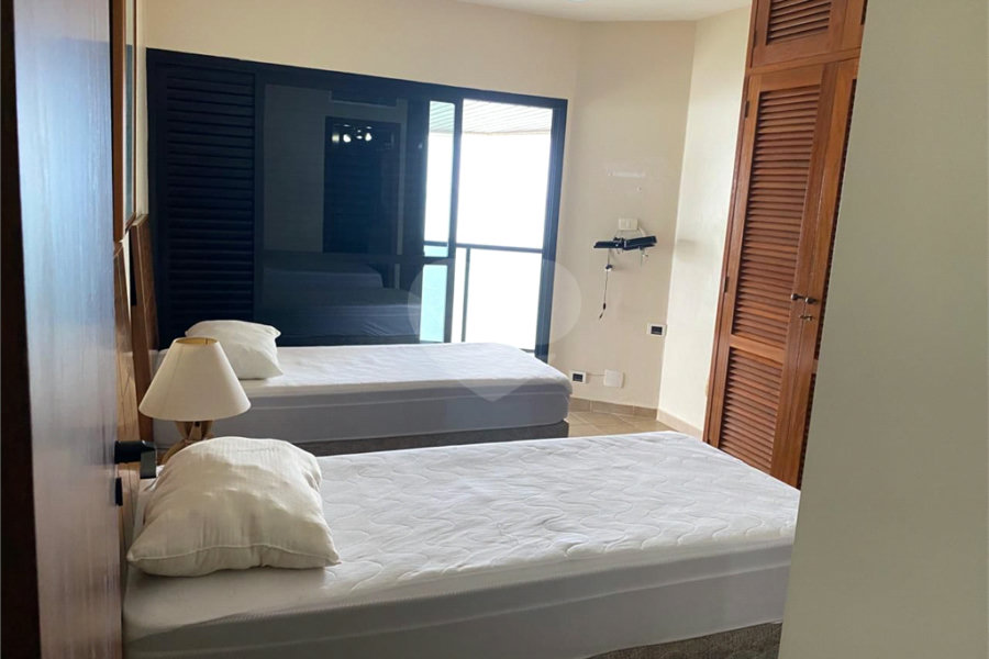 Apartamento à venda com 4 suítes em Jardim Astúrias, Guarujá, SP
