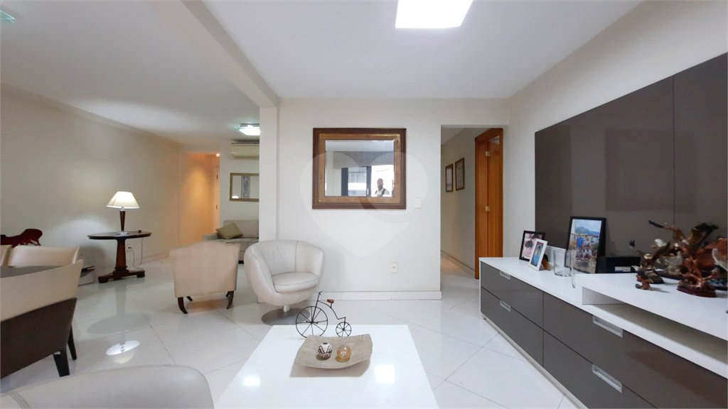 Cobertura à venda com 4 quartos, sendo 2 suítes,  em Tijuca, Rio de Janeiro, RJ