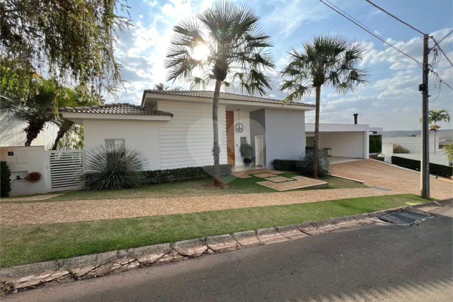 Excepcional Casa de 4 Suítes no Condomínio Monte Alegre em Piracicaba