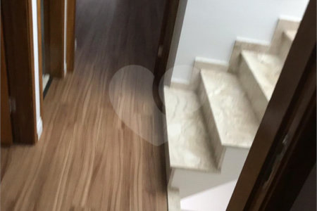 Casa à venda com 3 quartos, sendo 1 suíte, no condomínio Parque Vitória, São Paulo - SP