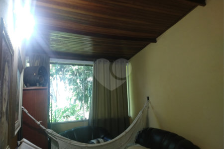 Sobrado à venda com 4 quartos, sendo 1 suíte, em Parque dos Príncipes, São Paulo, SP