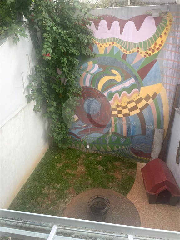Sobrado à venda com 3 suítes em Horto, São Paulo, SP