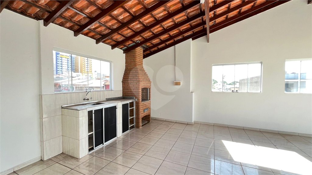 Sobrado à venda com 4 quartos, sendo 1 suíte, em Jardim Ana Maria, Sorocaba, SP