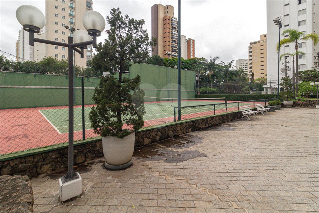 Apartamento à venda com 4 quartos, sendo 3 suítes, em Campo Belo, São Paulo, SP