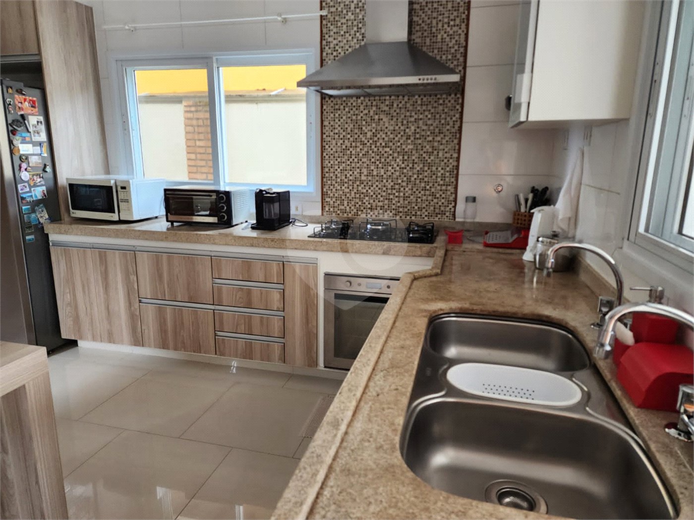 Casa à venda com 4 suítes no condomínio Pedra Grande, Atibaia - SP