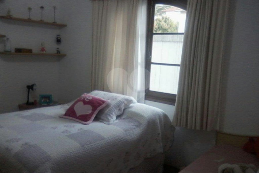 Casa Térrea à venda com 4 quartos, sendo 2 suítes,  em Vila Mazzei, São Paulo, SP