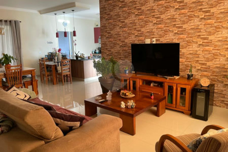 Casa à venda com 3 quartos, sendo 1 suíte, no condomínio Vila Hipica Ii, Vinhedo - SP