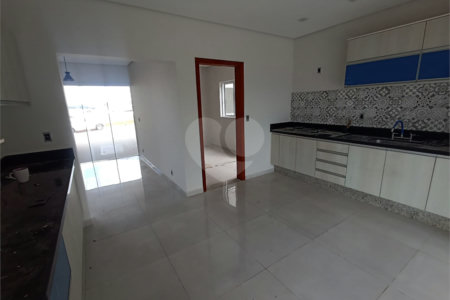 Casa à venda com 3 quartos, sendo 1 suíte, no condomínio Residencial Golden Ville, Itapetininga - SP