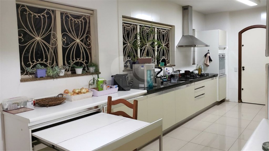 Casa de Vila à venda com 3 quartos, sendo 2 suítes, em Jardim Emília, Sorocaba, SP