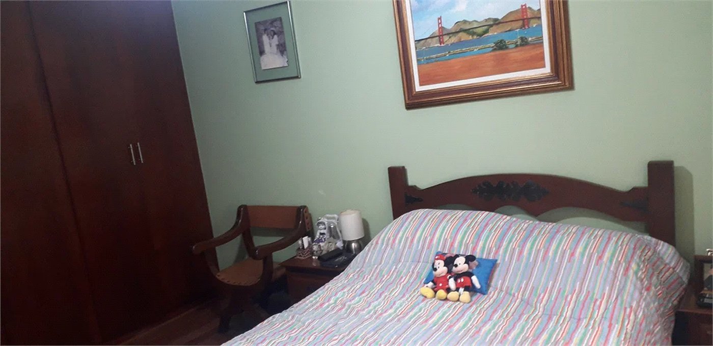 Casa à venda com 3 quartos, sendo 2 suítes,  em Jardim Leonor, São Paulo, SP