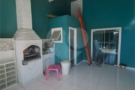 Casa à venda ou para alugar com 2 quartos, sendo 1 suíte, no condomínio Sem Nome Estrada Guandu do Sapê 1444, Rio de Janeiro - RJ