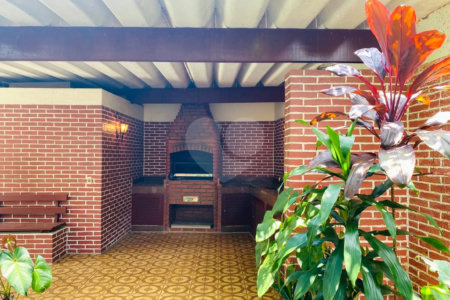 Casa à venda com 4 quartos, sendo 2 suítes, em Interlagos, São Paulo, SP