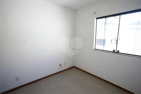 Casa à venda com 4 quartos, sendo 3 suítes, no condomínio Lícia de Alvarenga, Rio de Janeiro - RJ
