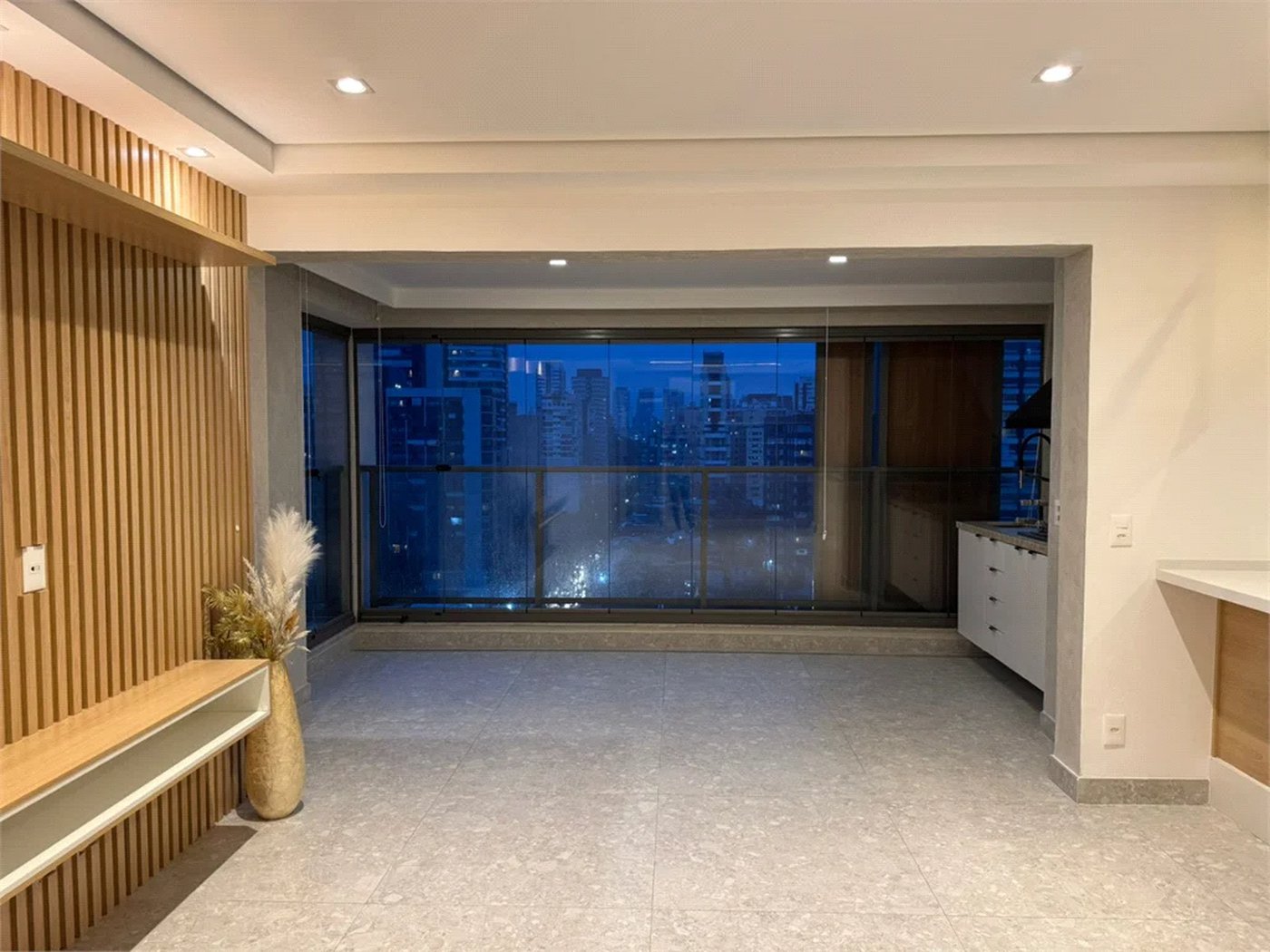 Apartamento para alugar com 2 suítes em Pinheiros, São Paulo, SP