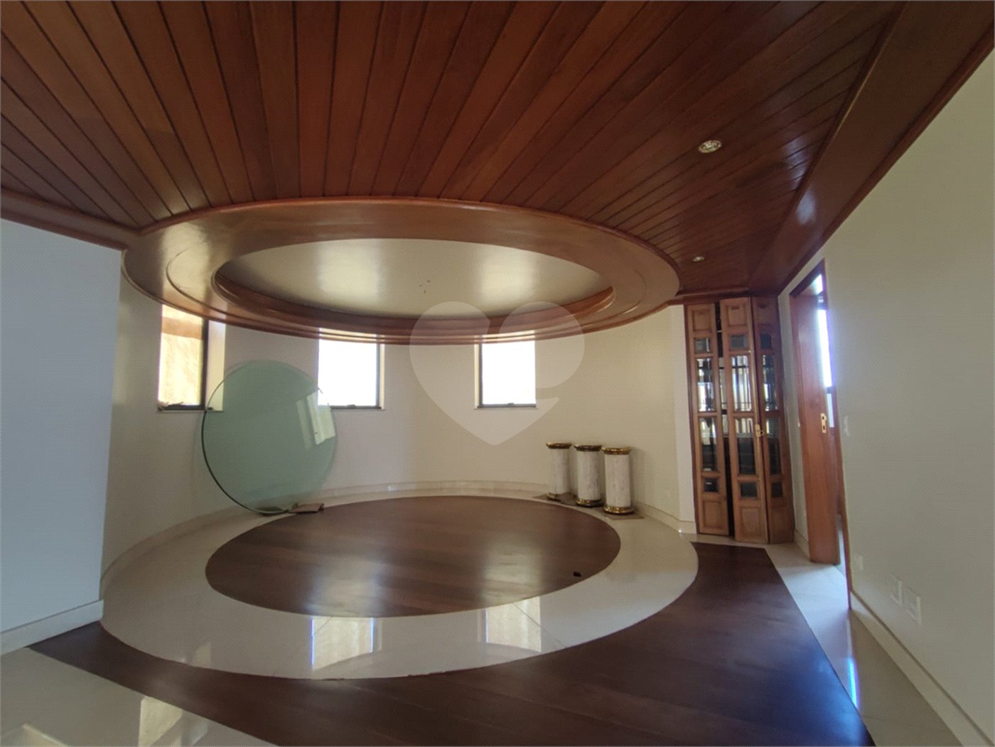 Apartamento à venda com 4 suítes em Moema, São Paulo, SP