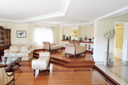 Casa à venda com 5 suítes em Jardim Leonor, São Paulo, SP