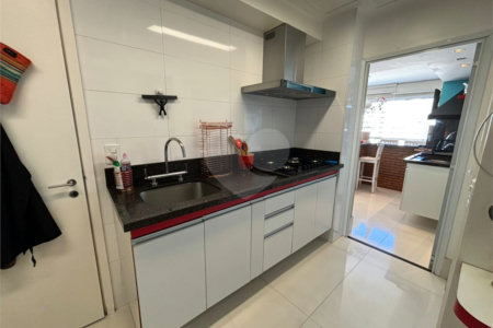 Apartamento à venda com 3 quartos, sendo 1 suíte,  em Santo Amaro, São Paulo, SP