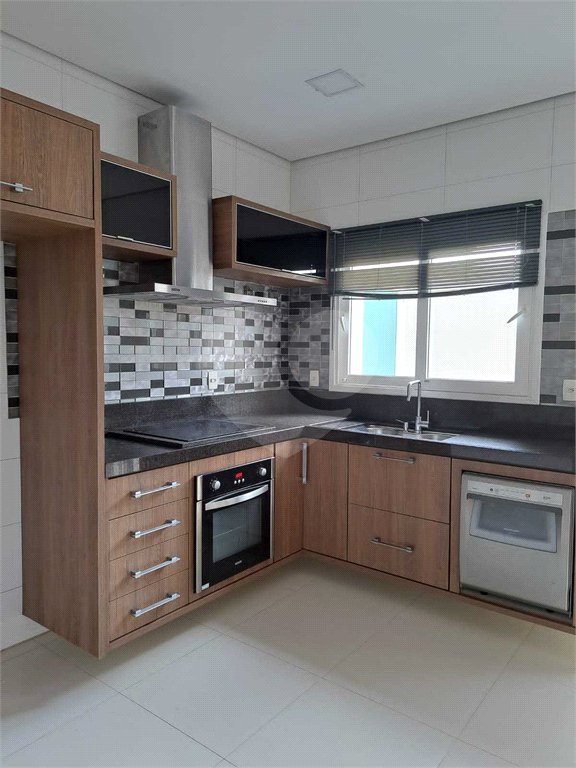 Casa à venda com 3 quartos, sendo 1 suíte, no condomínio Terra Nobre, Indaiatuba - SP