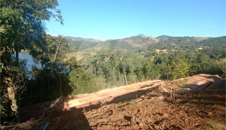 Terreno à venda no condomínio Bosque da Represa, Nazaré Paulista - SP