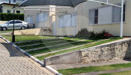 Casa à venda com 3 quartos, sendo 1 suíte, no condomínio Residencial Vila D`ouro, Cotia - SP
