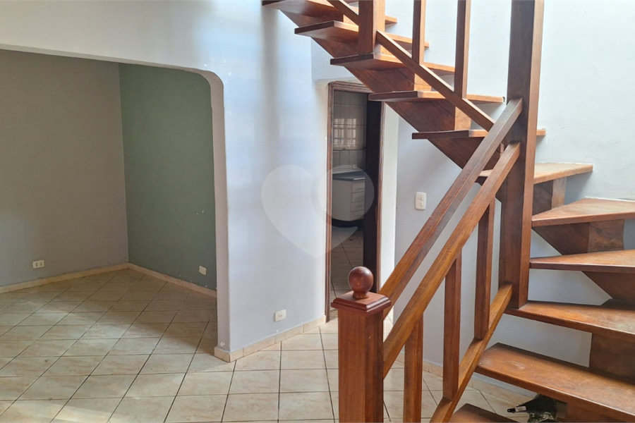 Sobrado para alugar com 4 quartos, sendo 3 suítes, em Vila Nivi, São Paulo, SP