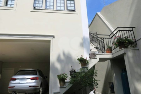 Casa à venda com 3 suítes em Vila Inah, São Paulo, SP