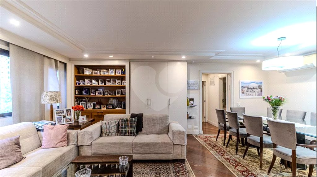 Apartamento à venda com 3 quartos, sendo 1 suíte,  em Higienópolis, São Paulo, SP