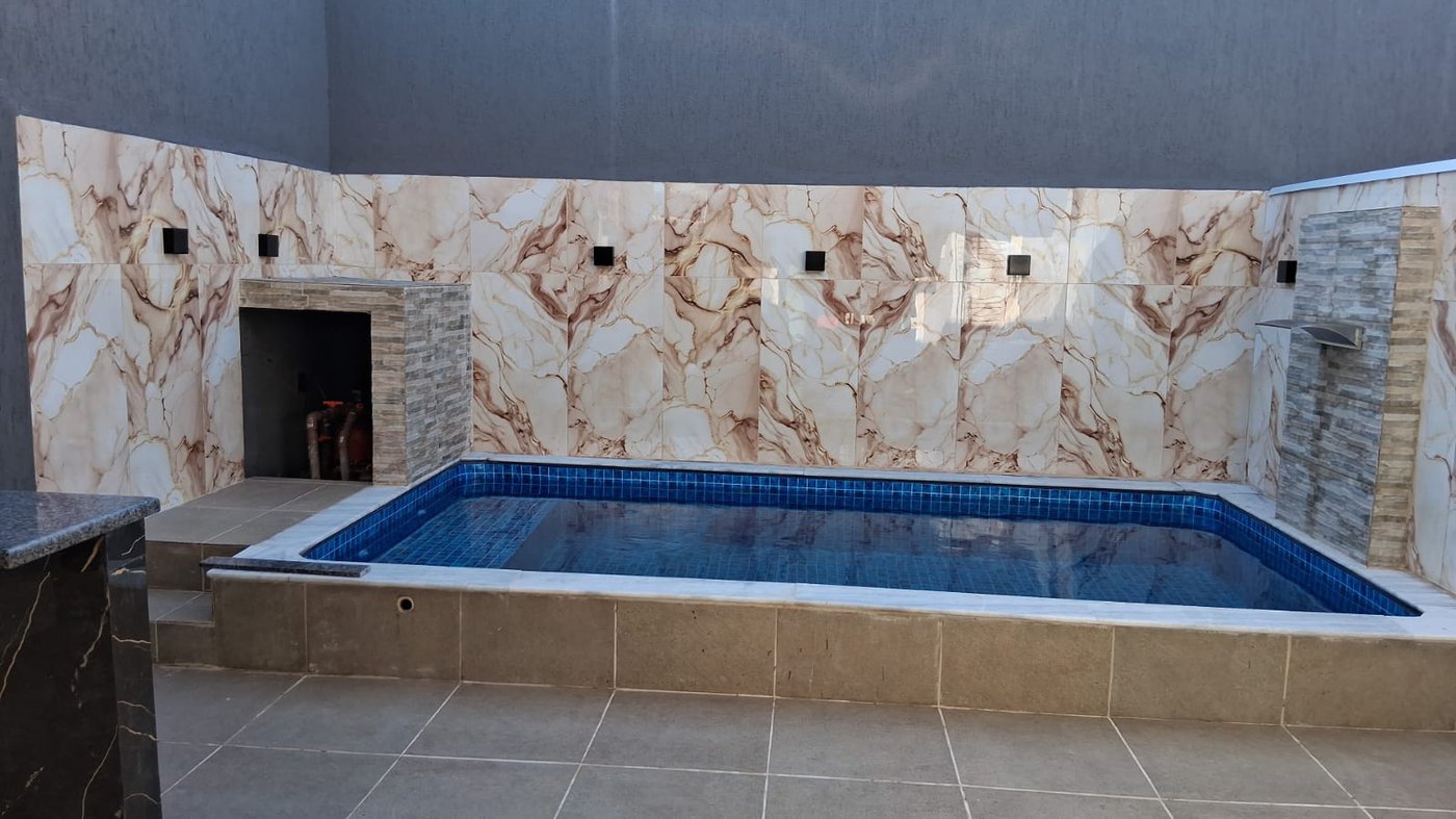 Casa à venda com piscina em Itanhaém