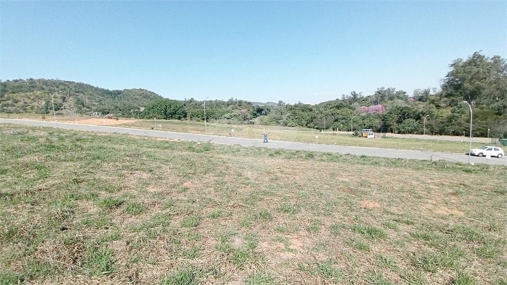 Terreno à venda com 1 suíte em Jardim Portugal, Valinhos, SP