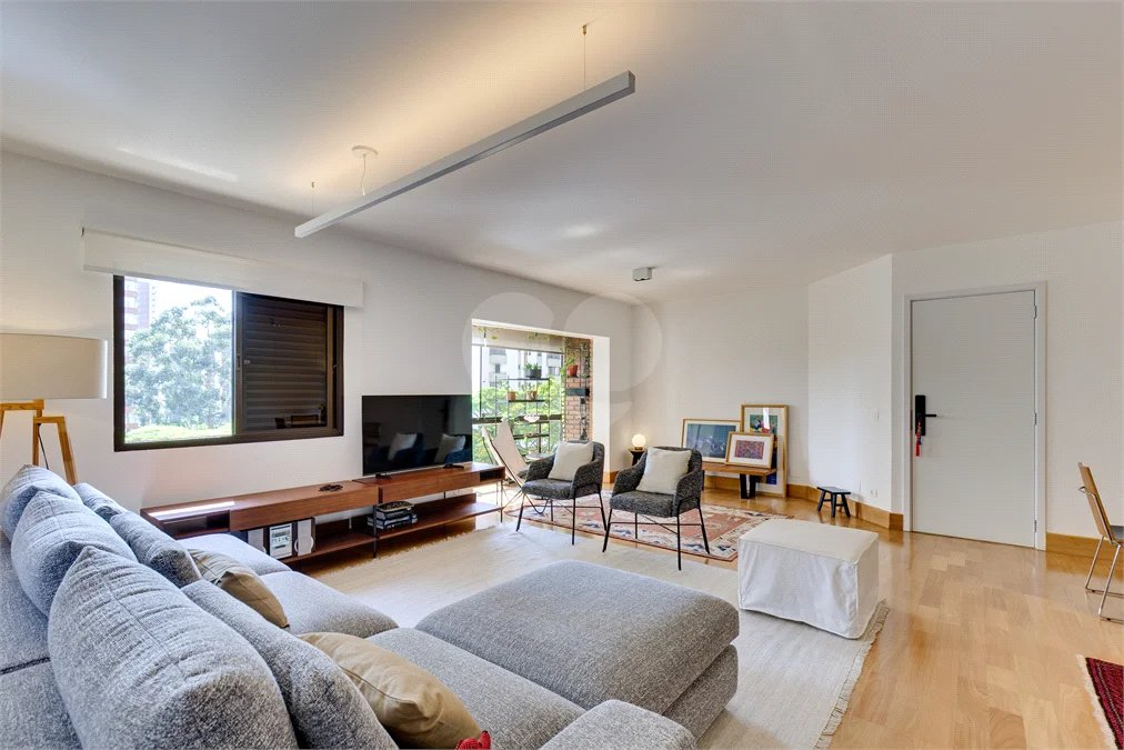 Apartamento à venda com 2 quartos, sendo 1 suíte,  em Campo Belo, São Paulo, SP