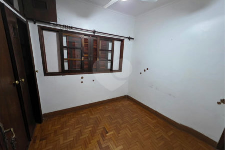 Casa Térrea 5 quartos bem localizada com piscina.