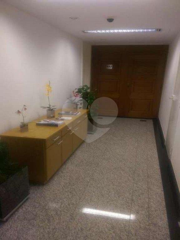 Conjunto comercial, 120 m2, 2 vagas, prédio 24h, vende ou aluga