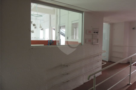 Excelente Casa Térrea Comercial em Região Nobre !!!